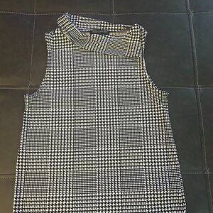 Banana Republic Black & White Houndstooth Sleeveless Top
